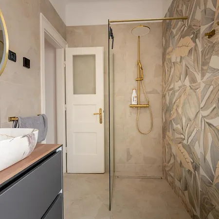 White House Luxury Lägenhet