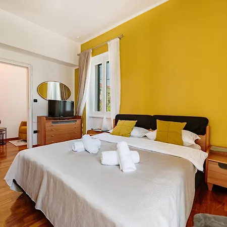 Apartamento White House Luxury - Center, Near & Parking Split