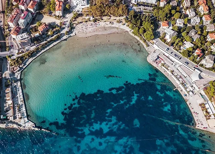 White House Luxury *