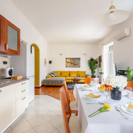 White House Luxury *